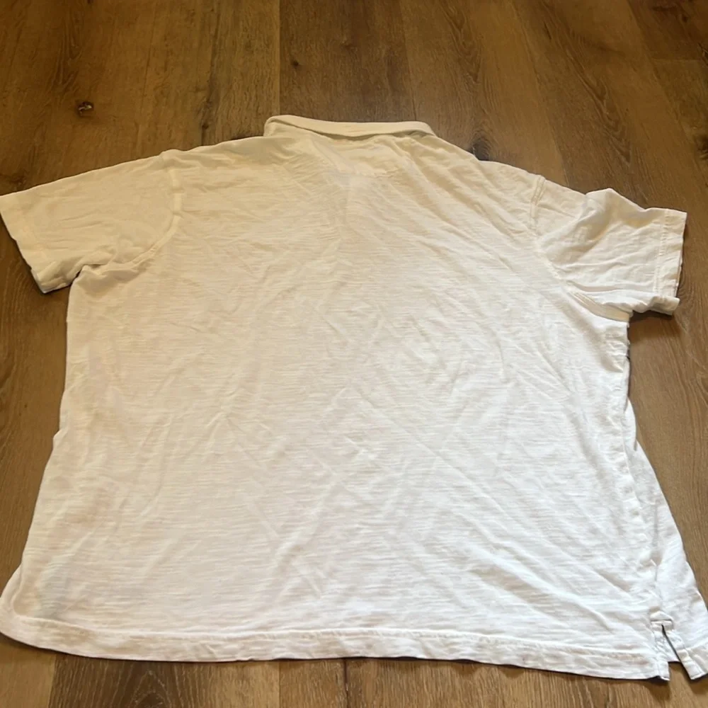 Cremieux Cotton Floral print Polo XL ( fits more like L)